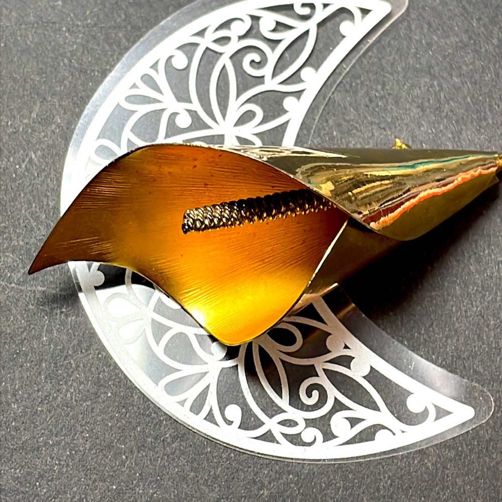 Giovanni Brooch